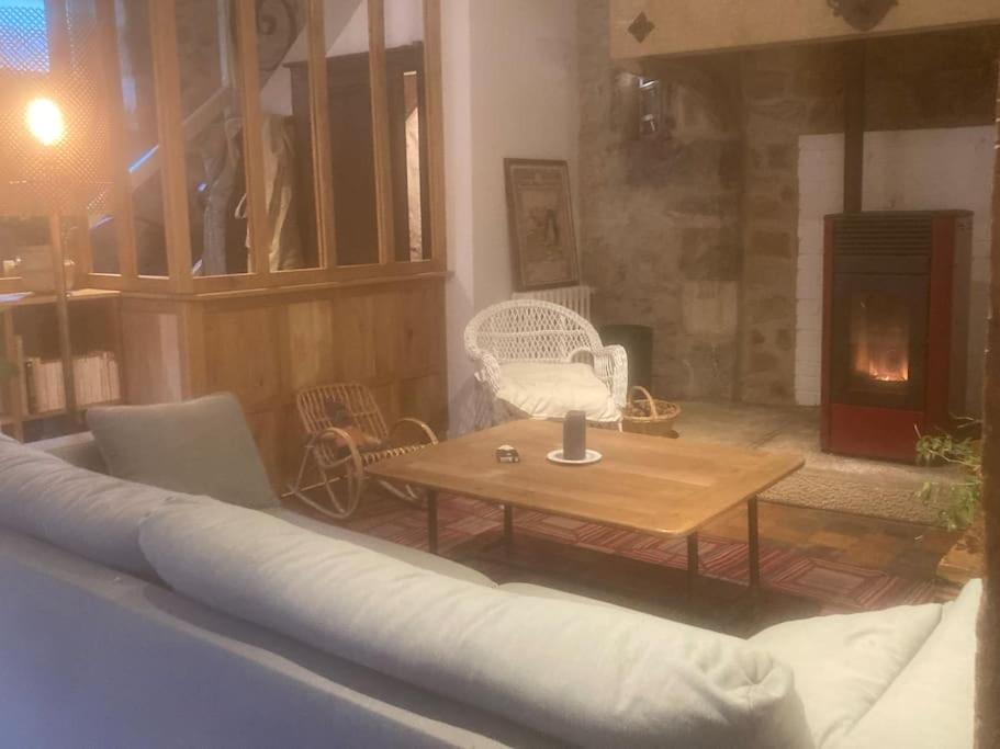Grande Maison A Semur En Plein Coeur Historique Villa Екстериор снимка