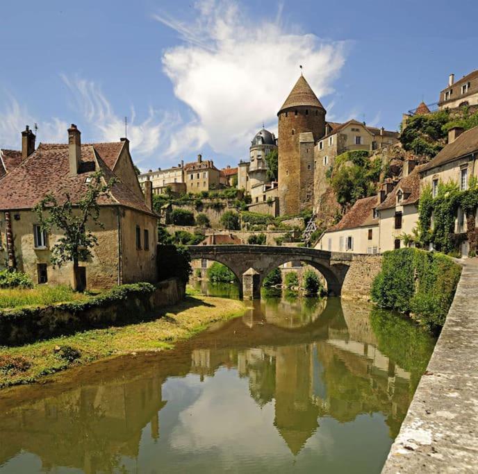 Grande Maison A Semur En Plein Coeur Historique Villa Екстериор снимка