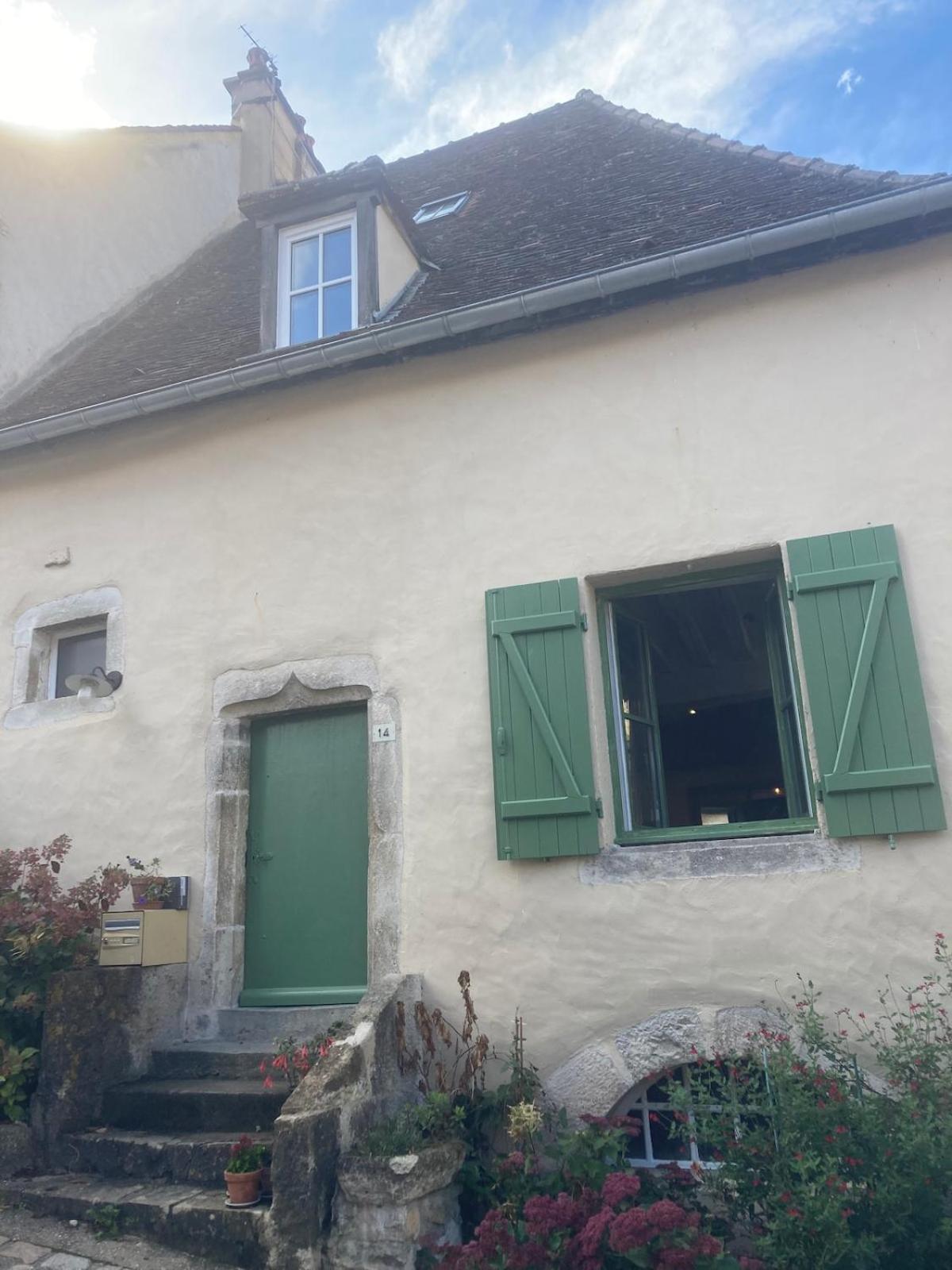 Grande Maison A Semur En Plein Coeur Historique Villa Екстериор снимка